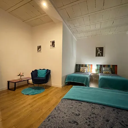 호텔 - Port Vell 3 *